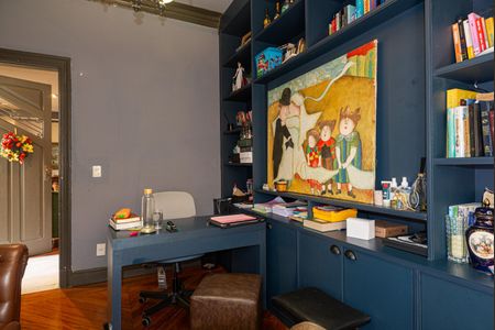 Casa à venda com 230m², 4 quartos e 2 vagasEscritório 1