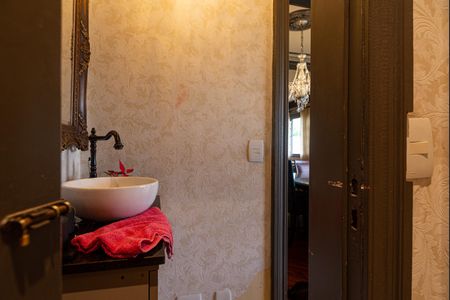 Casa à venda com 230m², 4 quartos e 2 vagasLavabo