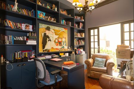 Casa à venda com 230m², 4 quartos e 2 vagasEscritório 1