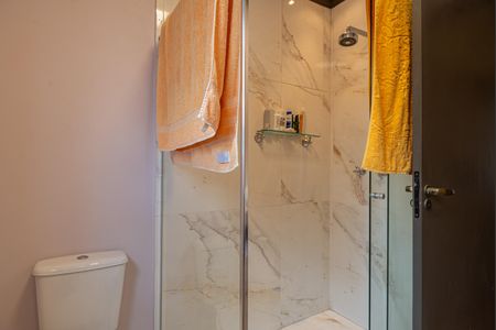 Casa à venda com 230m², 4 quartos e 2 vagasBanheiro da Suíte