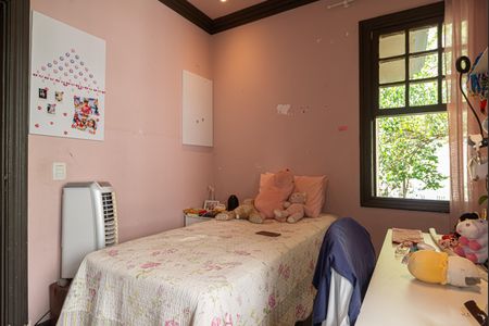 Casa à venda com 230m², 4 quartos e 2 vagasQuarto 4