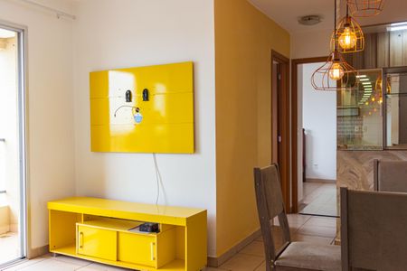 Sala de TV de apartamento para alugar com 2 quartos, 60m² em Conjunto Cruzeiro do Sul, Aparecida de Goiânia