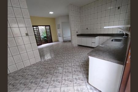 Casa para alugar com 3 quartos, 150m² em Jardim Patricia, Uberlândia