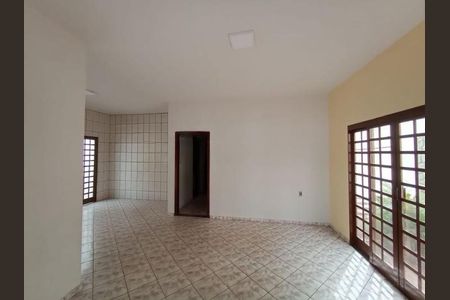 Casa para alugar com 3 quartos, 150m² em Jardim Patricia, Uberlândia