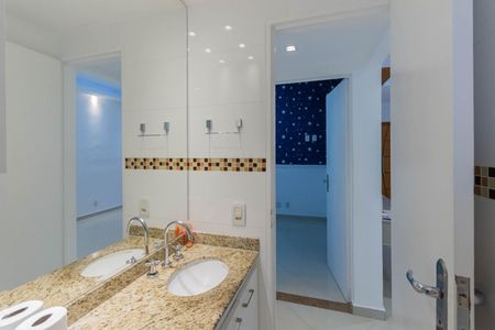 Apartamento para alugar com 74m², 2 quartos e 1 vagaBanheiro