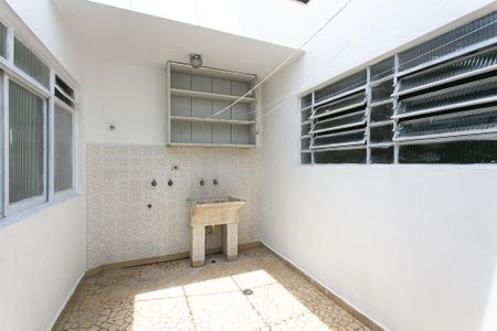 Casa para alugar com 80m², 2 quartos e sem vagaÁrea de Serviço / Quintal