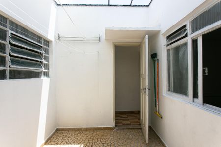 Casa para alugar com 80m², 2 quartos e sem vagaÁrea de Serviço / Quintal