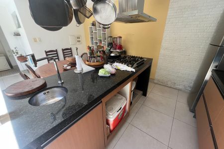 Casa à venda com 288m², 3 quartos e 3 vagasÁrea comum - Churrasqueira