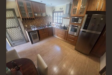 Casa à venda com 288m², 3 quartos e 3 vagasFoto 01