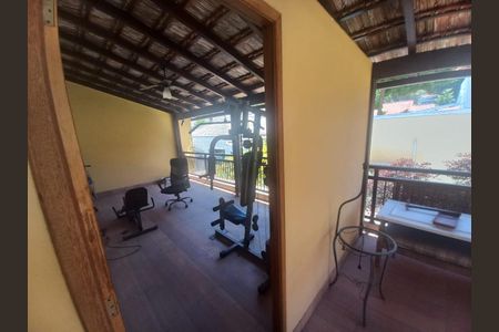 Casa à venda com 288m², 3 quartos e 3 vagasFoto 01