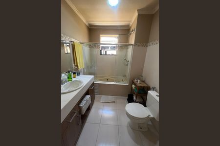 Casa à venda com 288m², 3 quartos e 3 vagasBanheiro 2