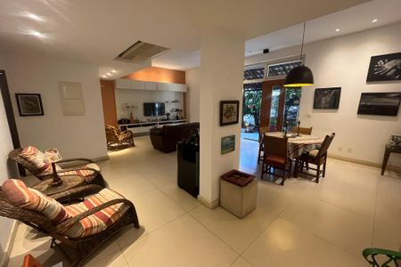 Sala de casa à venda com 3 quartos, 288m² em Jardim Guanabara, Rio de Janeiro