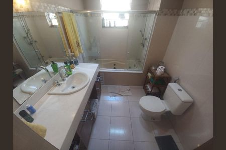 Casa à venda com 288m², 3 quartos e 3 vagasFoto 01
