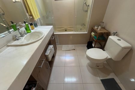 Casa à venda com 288m², 3 quartos e 3 vagasBanheiro 2