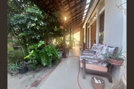 Casa à venda com 288m², 3 quartos e 3 vagasFoto 01