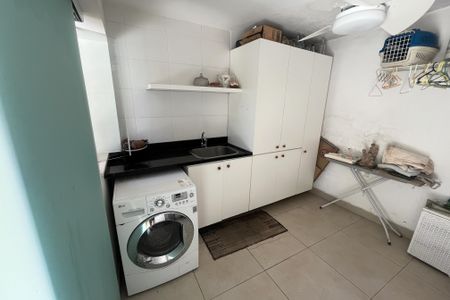 Casa à venda com 288m², 3 quartos e 3 vagasArea serviço