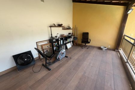 Casa à venda com 288m², 3 quartos e 3 vagasAcademia