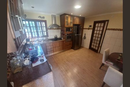 Casa à venda com 288m², 3 quartos e 3 vagasFoto 01