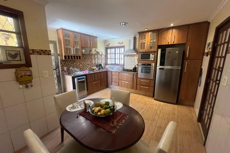 Casa à venda com 288m², 3 quartos e 3 vagasCozinha