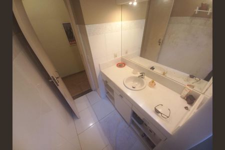 Casa à venda com 288m², 3 quartos e 3 vagasFoto 01