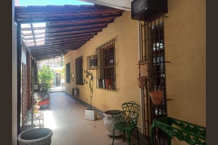 Casa à venda com 288m², 3 quartos e 3 vagasFoto 01