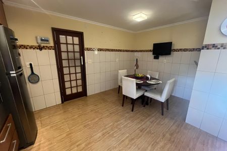 Casa à venda com 288m², 3 quartos e 3 vagasCozinha