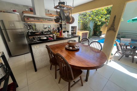 Casa à venda com 288m², 3 quartos e 3 vagasÁrea comum - Churrasqueira