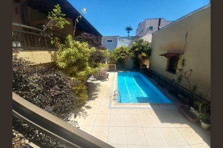Casa à venda com 288m², 3 quartos e 3 vagasFoto 01