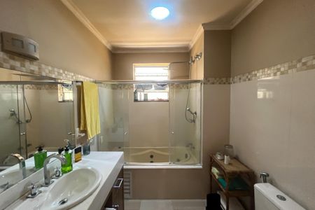 Casa à venda com 288m², 3 quartos e 3 vagasBanheiro 2