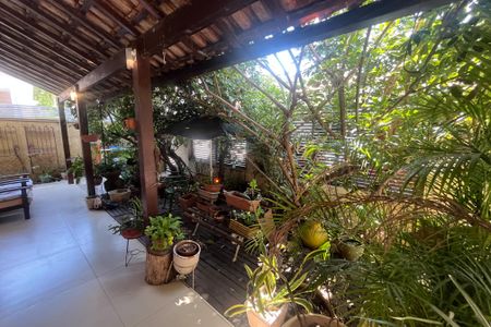 Casa à venda com 288m², 3 quartos e 3 vagasÁrea comum