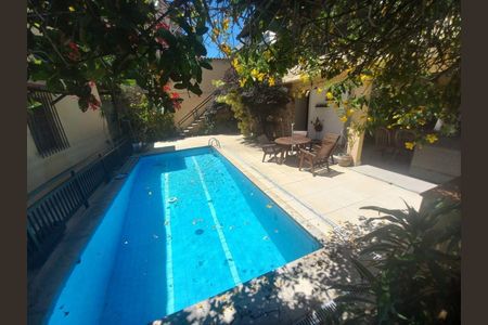 Casa à venda com 288m², 3 quartos e 3 vagasFoto 01