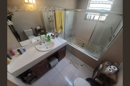 Casa à venda com 288m², 3 quartos e 3 vagasFoto 01