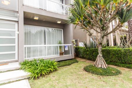 Casa de condomínio à venda com 730m², 4 quartos e 8 vagas Casa de condomínio à venda com 730m², 4 quartos e 8 vagasVista da Rua