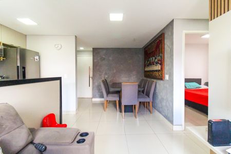 Sala de apartamento à venda com 2 quartos, 47m² em Vila Carmosina, São Paulo