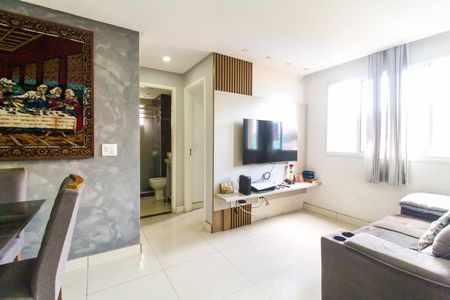 Sala de apartamento à venda com 2 quartos, 47m² em Vila Carmosina, São Paulo