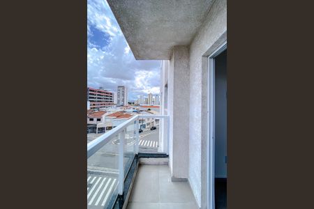 Varanda da Sala de apartamento para alugar com 2 quartos, 44m² em Vila Bertioga, São Paulo