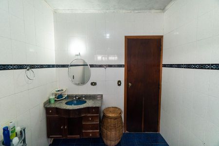 Banheiro da Suíte 1 de casa à venda com 3 quartos, 202m² em Cidade Domitila, São Paulo