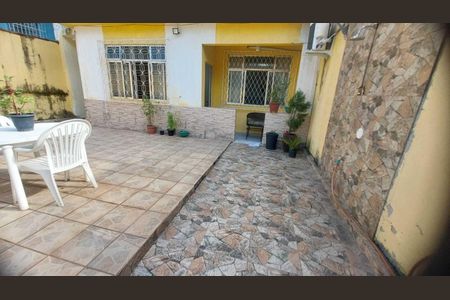 Casa à venda com 200m², 2 quartos e 3 vagasÁrea externa