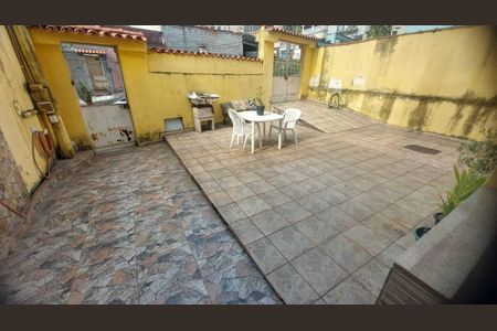 Casa à venda com 200m², 2 quartos e 3 vagasÁrea externa