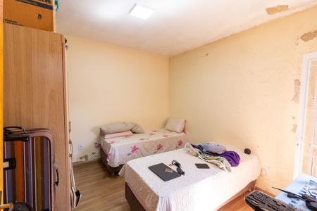 Casa à venda com 234m², 4 quartos e sem vaga Casa à venda com 234m², 4 quartos e sem vagaQuarto 1