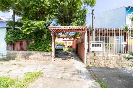 Casa à venda com 234m², 4 quartos e sem vaga Casa à venda com 234m², 4 quartos e sem vagaFachada