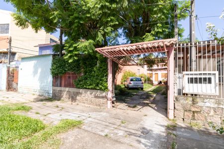 Casa à venda com 234m², 4 quartos e sem vaga Casa à venda com 234m², 4 quartos e sem vagaFachada