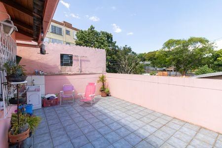Casa à venda com 234m², 4 quartos e sem vaga Casa à venda com 234m², 4 quartos e sem vagaTerraço