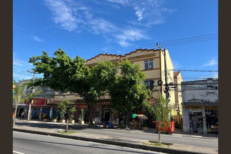 Apartamento para alugar com 65m², 3 quartos e sem vagaFachada + plaquinha