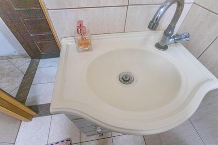 Casa à venda com 186m², 3 quartos e 2 vagasBanheiro 2