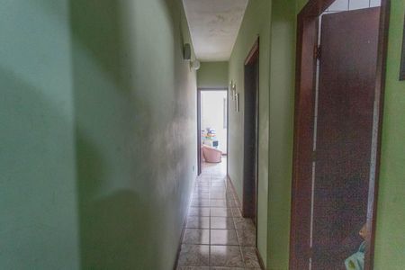 Casa à venda com 186m², 3 quartos e 2 vagasCorredor 