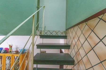 Casa à venda com 186m², 3 quartos e 2 vagasEscada 