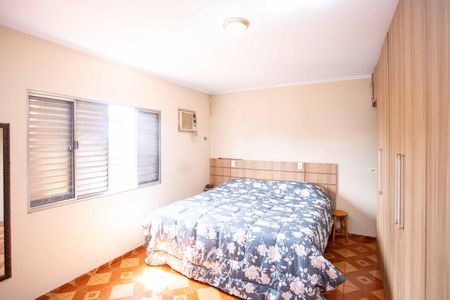 Casa à venda com 253m², 4 quartos e 3 vagasQuarto Suíte