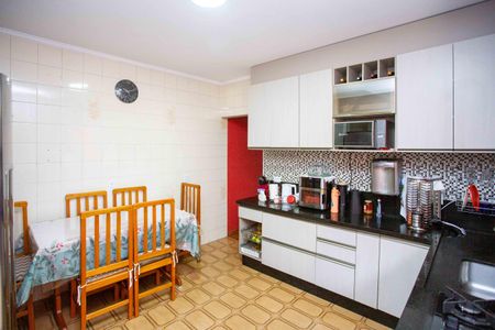 Casa à venda com 253m², 4 quartos e 3 vagasCozinha