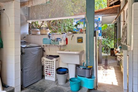 Casa à venda com 220m², 3 quartos e 2 vagasÁrea de Serviço